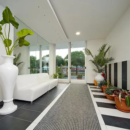 Apartment In Roseto Degli Abruzzi 20757